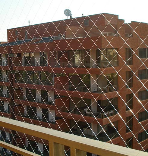 Redes de seguridad y protección para niños en balcones y ventanas